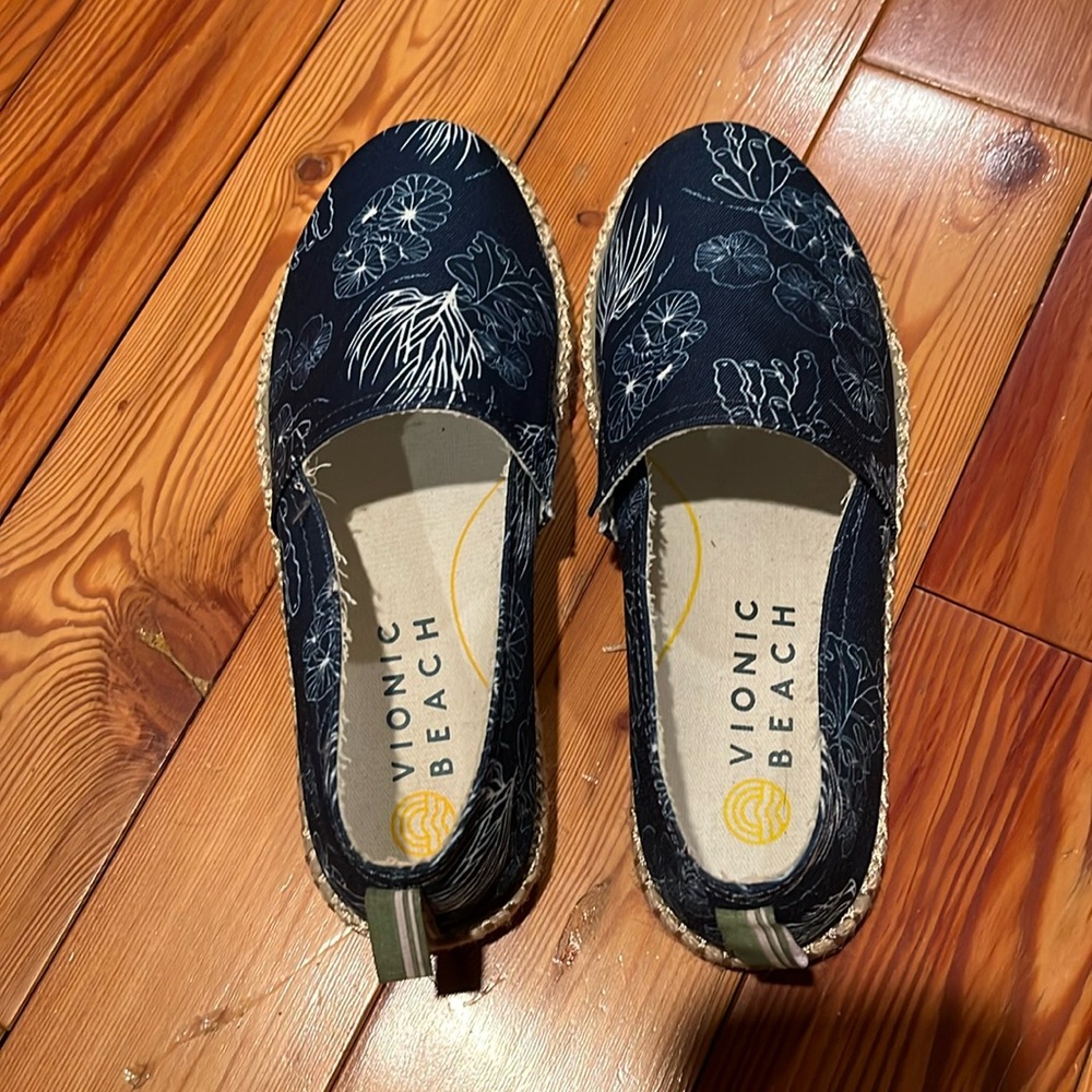 Vionic Beach Laguna Slip on Shoes size US 5 EU 36